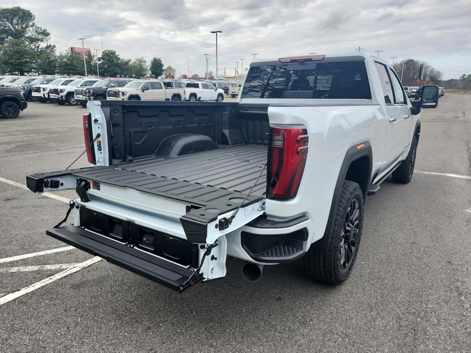 New 2026 GMC Sierra 2500 Denali Ultimate image 12