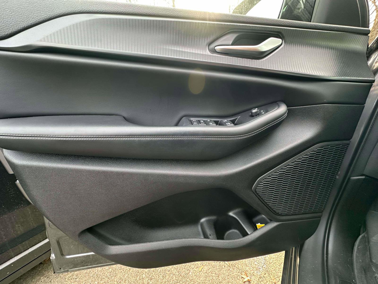 Used 2023 Jeep Grand Cherokee L Laredo image 17