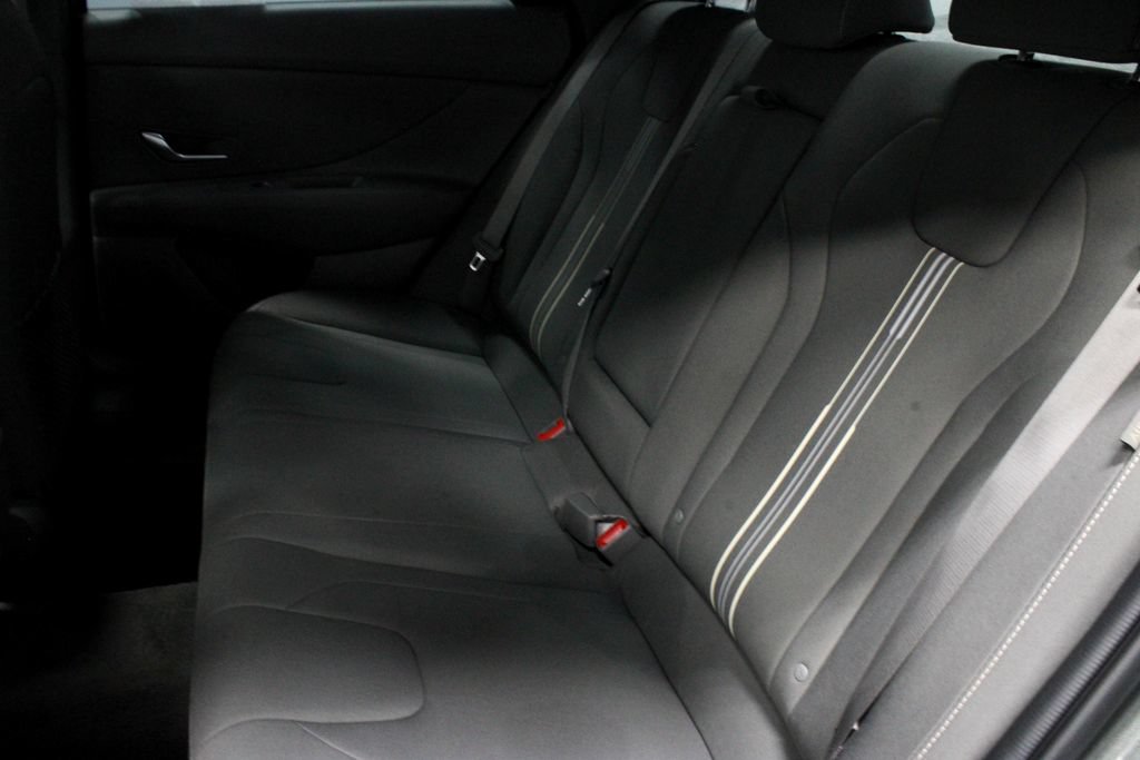 Used 2024 Hyundai Elantra SEL w/ Convenience Package FWD image 24