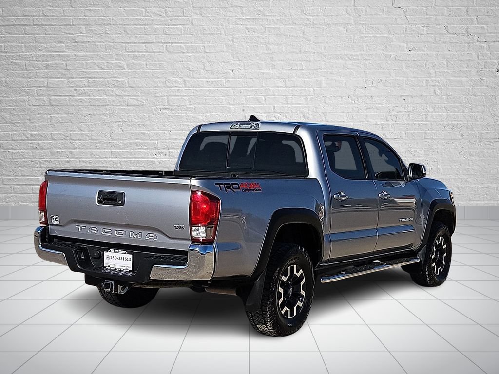 Used 2017 Toyota Tacoma TRD Off-Road w/ Tow Package (A/T) AWD/4WD image 4