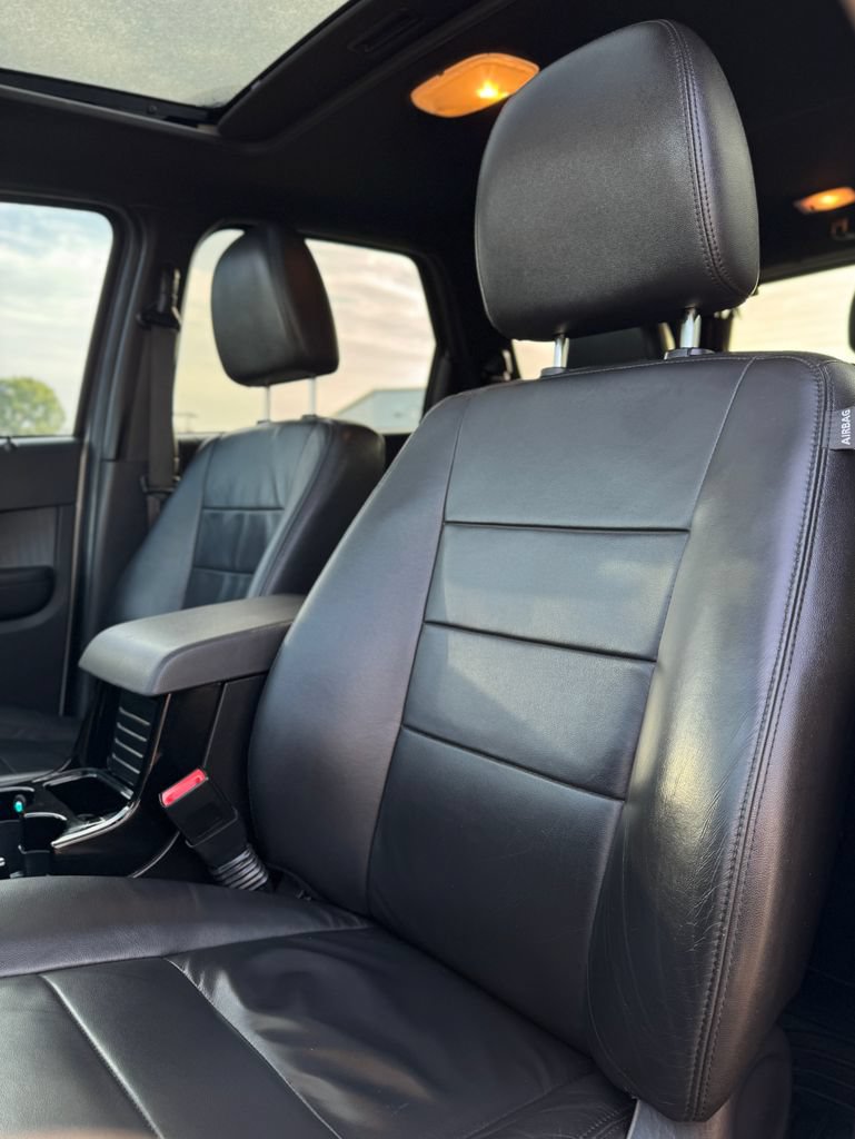 Used 2011 Ford Escape Limited w/ 302A Rapid Spec Order Code AWD/4WD image 29