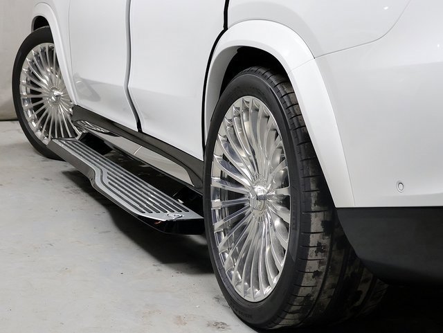 New 2026 Mercedes-Benz Maybach GLS 600 4MATIC image 10