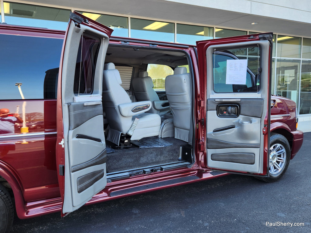 Used 2021 Chevrolet Express 3500 LS w/ Chrome Appearance Package image 26
