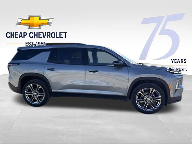 Used 2025 Chevrolet Traverse LT w/ Enhanced Driving Package AWD/4WD image 3