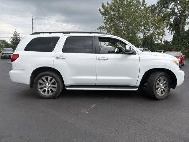 Used 2015 Toyota Sequoia Limited AWD/4WD image 17