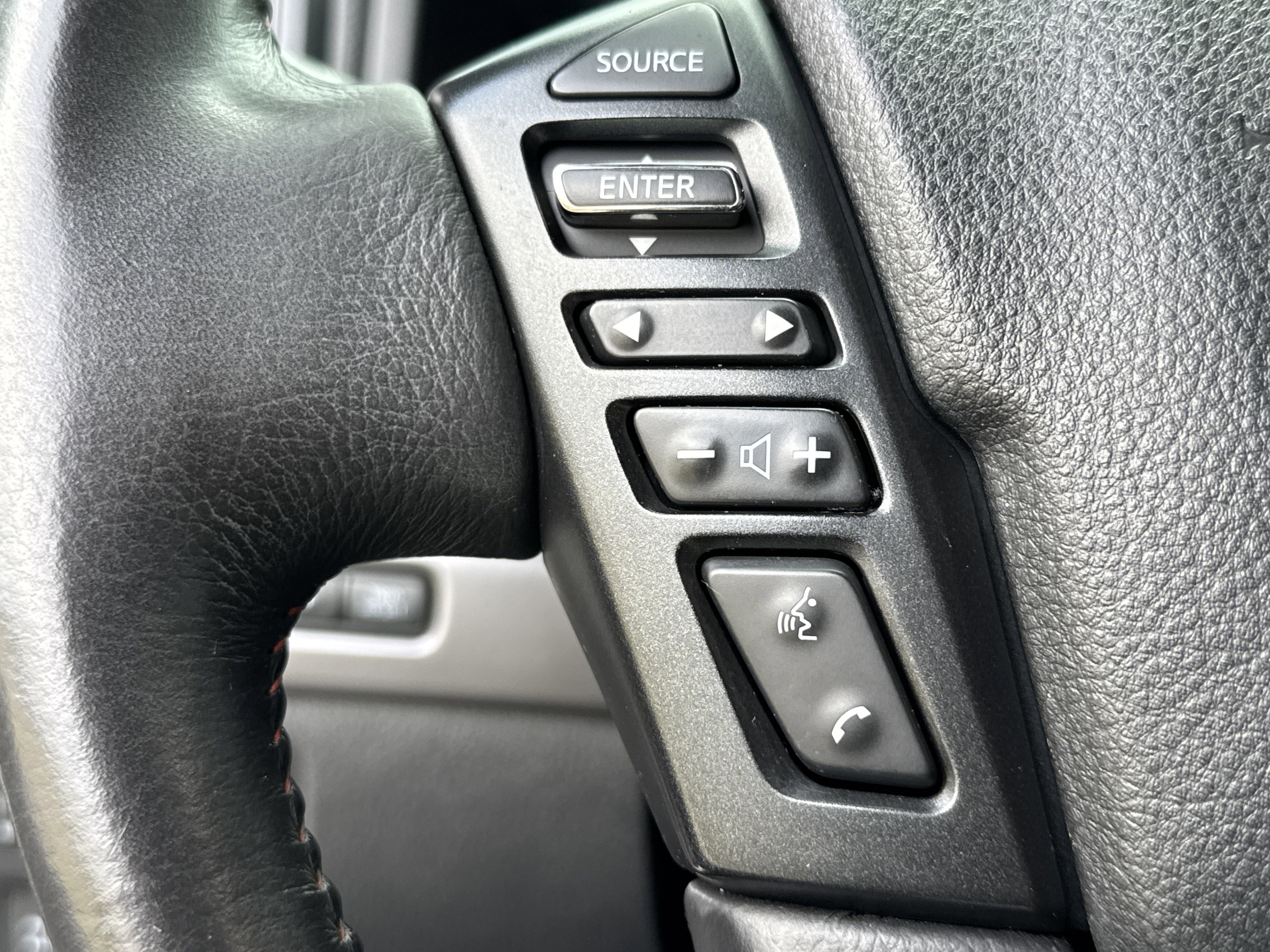 Used 2021 Nissan Titan PRO-4X w/ Pro-4x Convenience Package AWD/4WD image 24