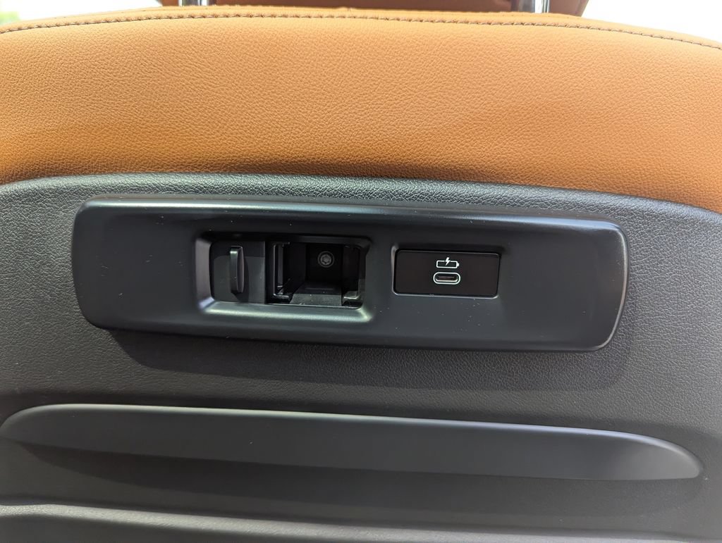 Used 2022 BMW X7 xDrive40i w/ Luxury Seating Package AWD/4WD image 54
