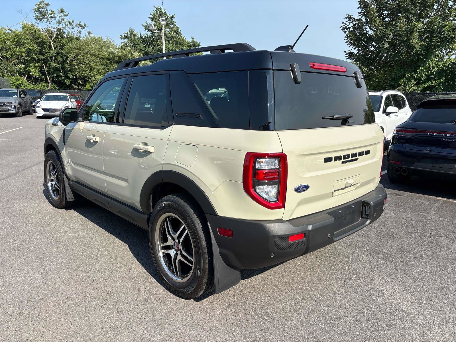 Used 2025 Ford Bronco Sport Outer Banks w/ Outer Banks Tech Package+ AWD/4WD image 3