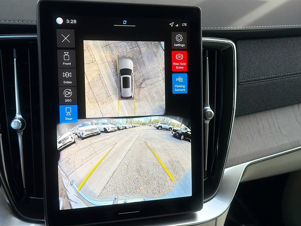 New 2026 Volvo XC90 T8 Ultra w/ Protection Package Premier AWD/4WD image 14