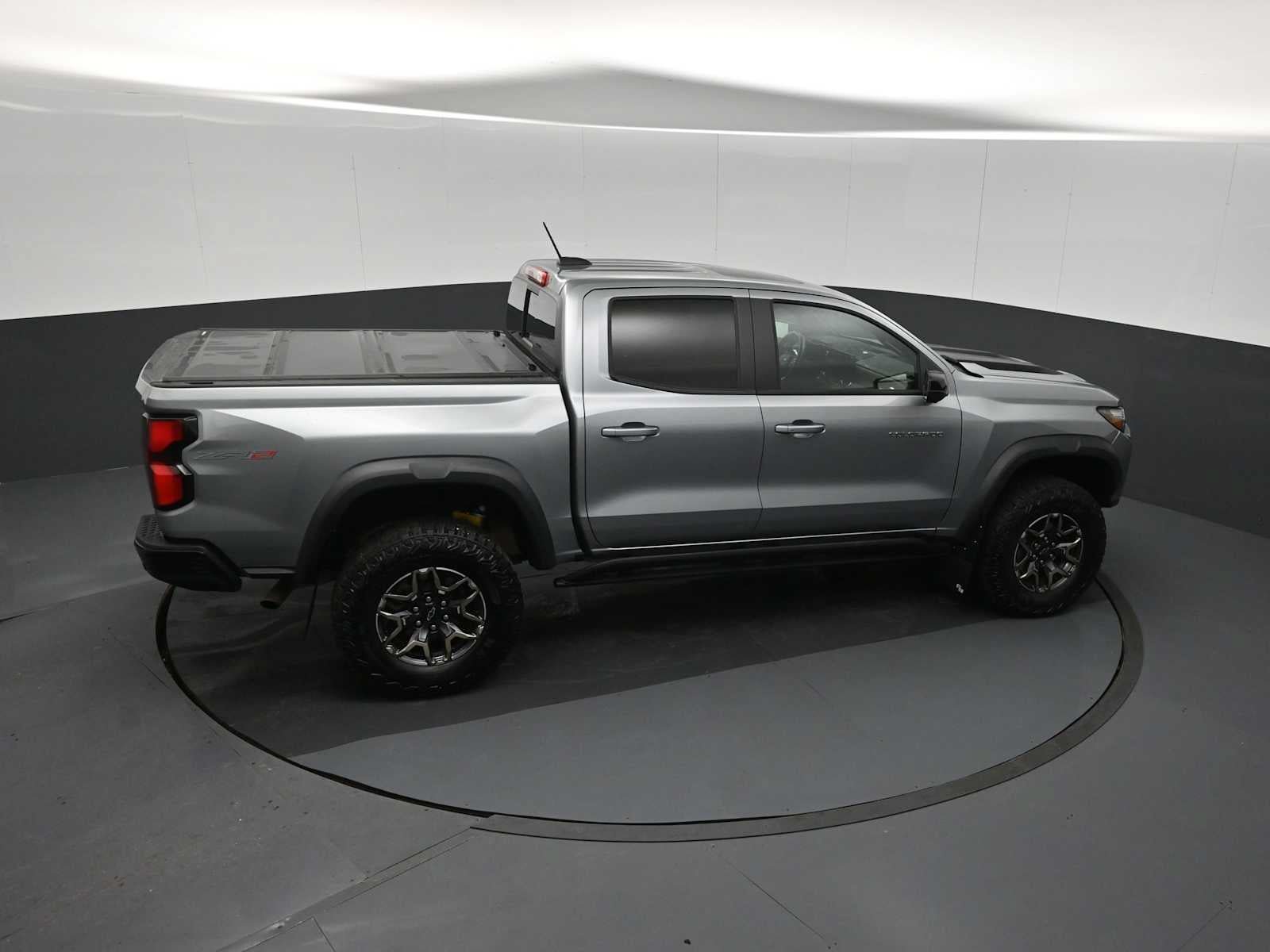 Used 2024 Chevrolet Colorado ZR2 w/ ZR2 Convenience Package III AWD/4WD image 17