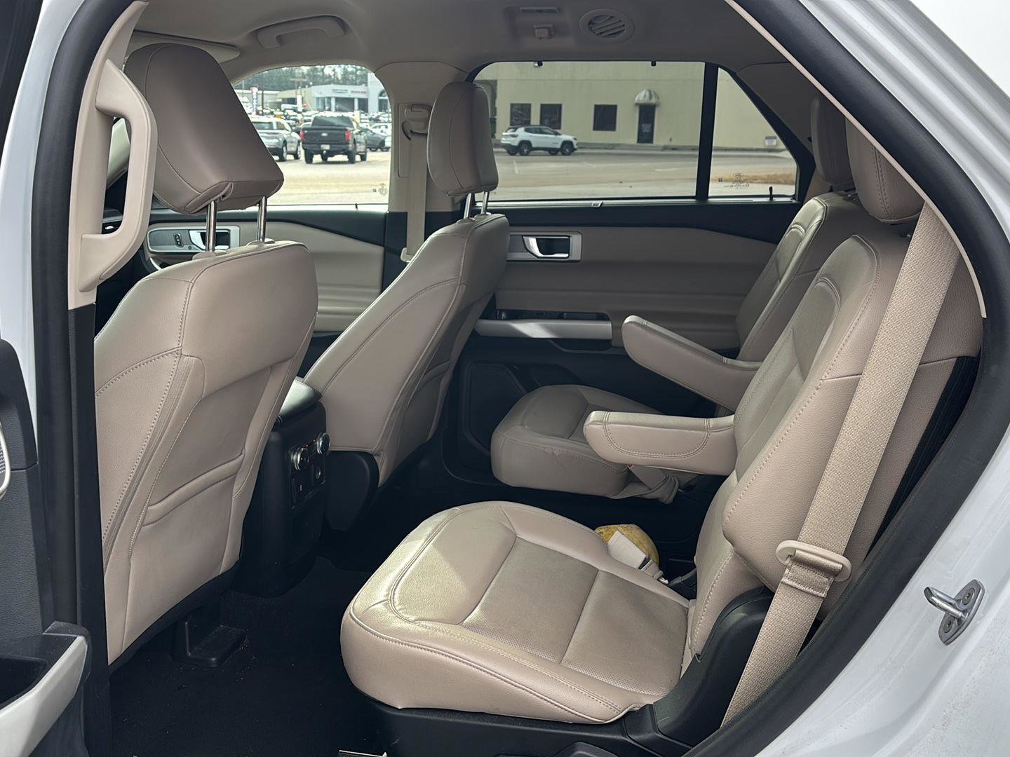 Used 2021 Ford Explorer Limited image 7