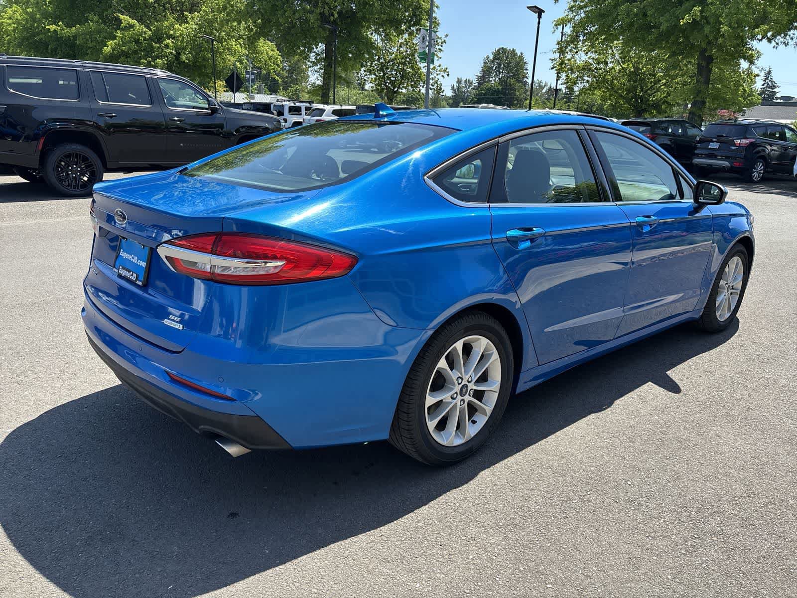 Used 2019 Ford Fusion SE FWD image 3