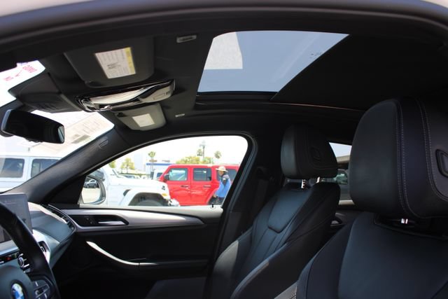 Used 2025 BMW X4 xDrive30i AWD/4WD image 33