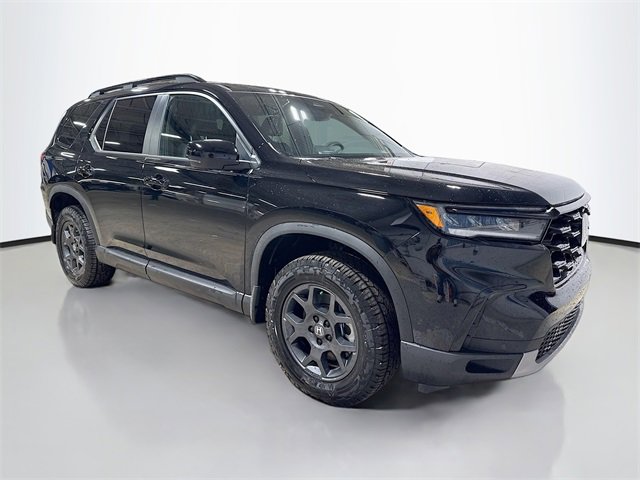 Used 2025 Honda Pilot TrailSport image 5
