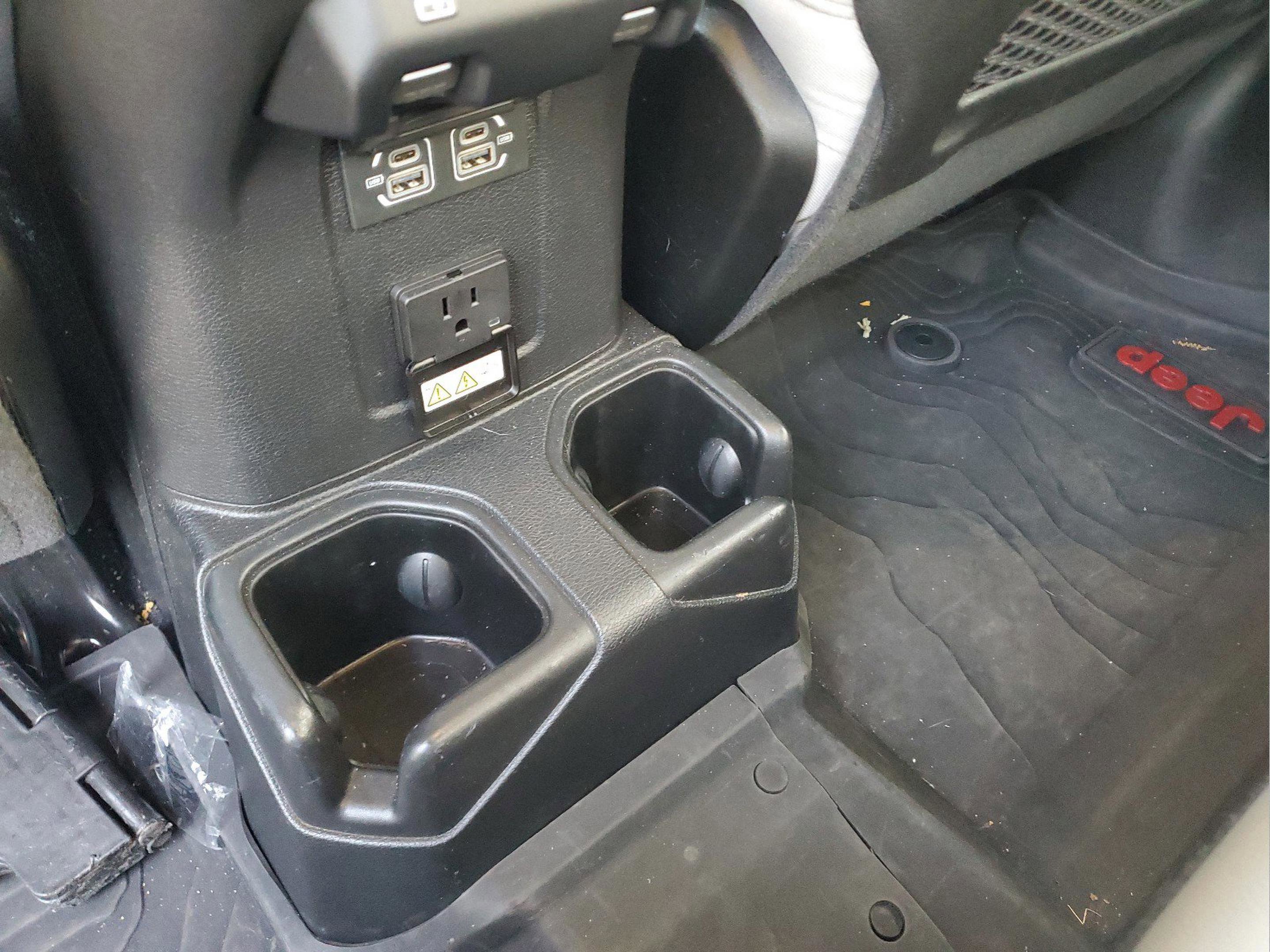 Used 2022 Jeep Gladiator Mojave w/ LED Lighting Group AWD/4WD image 12