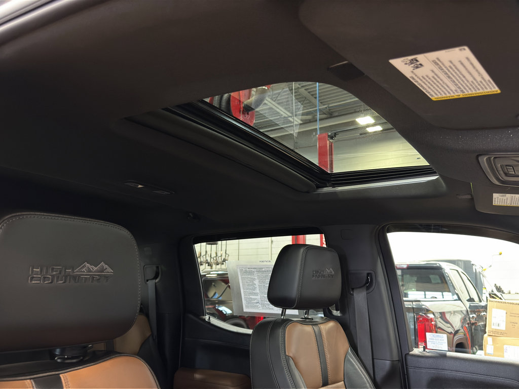 Used 2021 Chevrolet Silverado 1500 High Country w/ Technology Package image 32