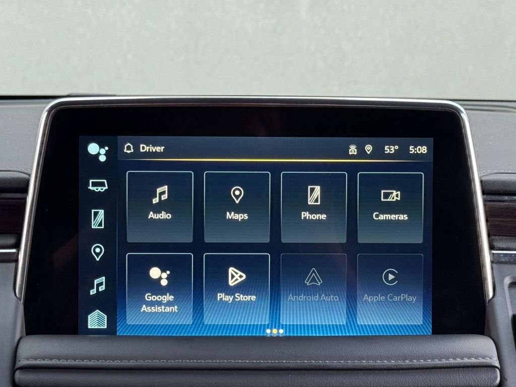 Used 2024 Chevrolet Suburban LT image 18