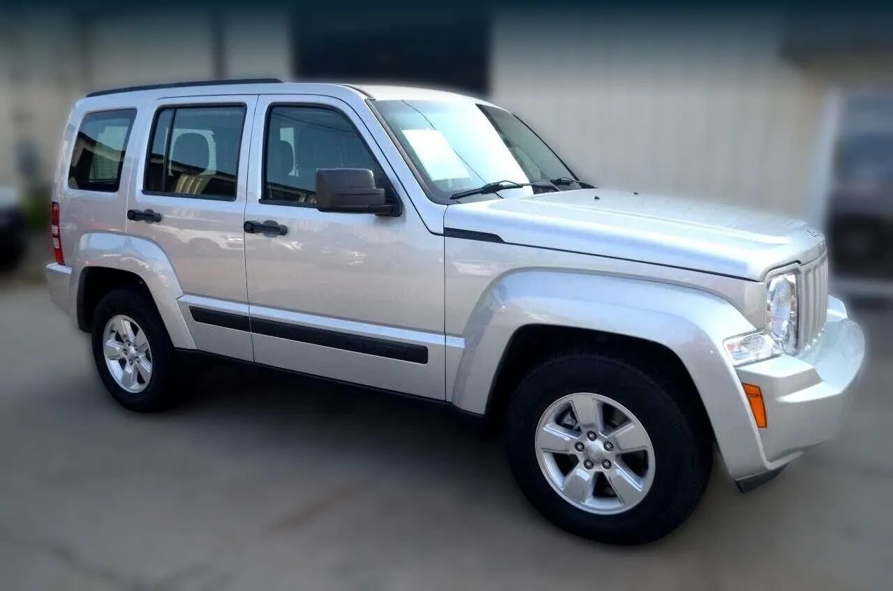 Used 2012 Jeep Liberty Sport RWD image 5