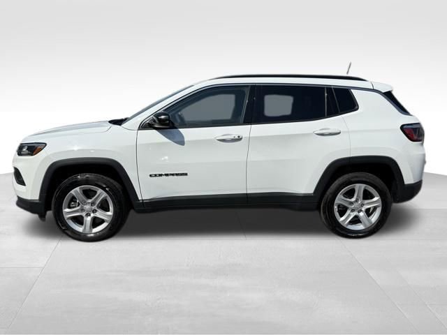 Used 2023 Jeep Compass Latitude w/ Sun and Sound Group image 4