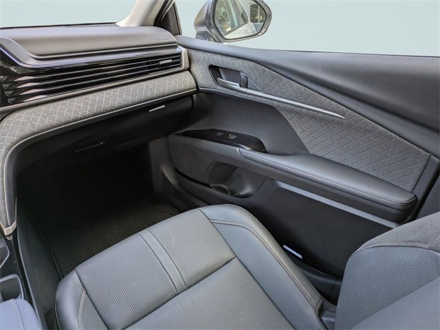 Used 2025 Toyota Camry XLE image 17