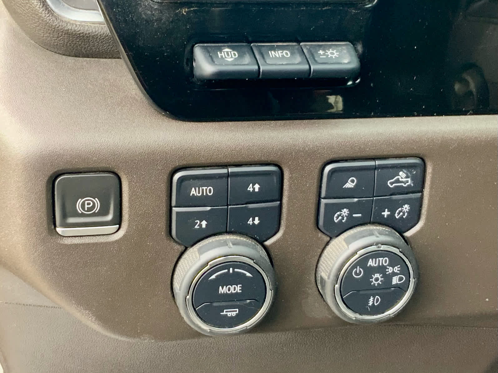 Certified 2023 Chevrolet Silverado 1500 LTZ w/ Technology Package image 50