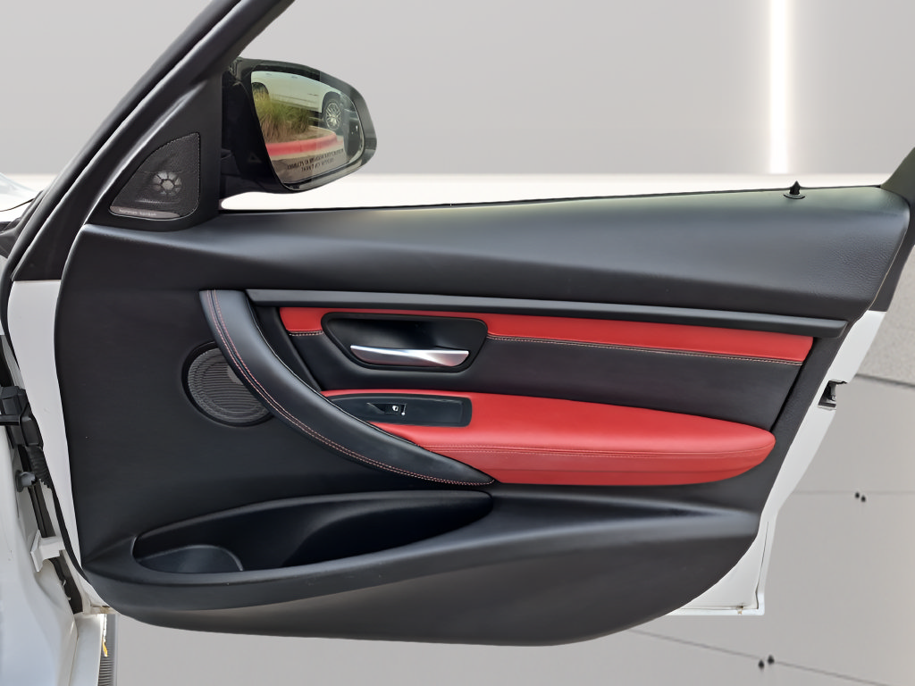 Used 2018 BMW M3 RWD image 33