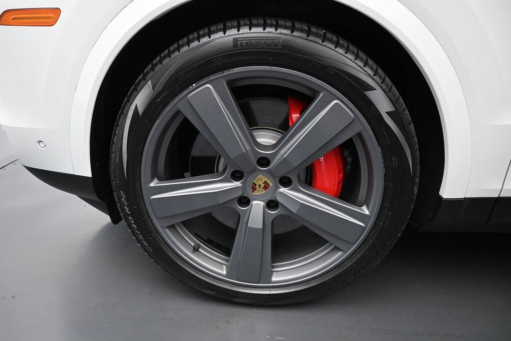 Certified 2024 Porsche Cayenne S AWD/4WD image 9