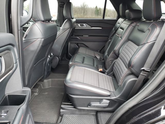 Used 2025 Ford Explorer ST-Line w/ ST-Line Street Pack image 29