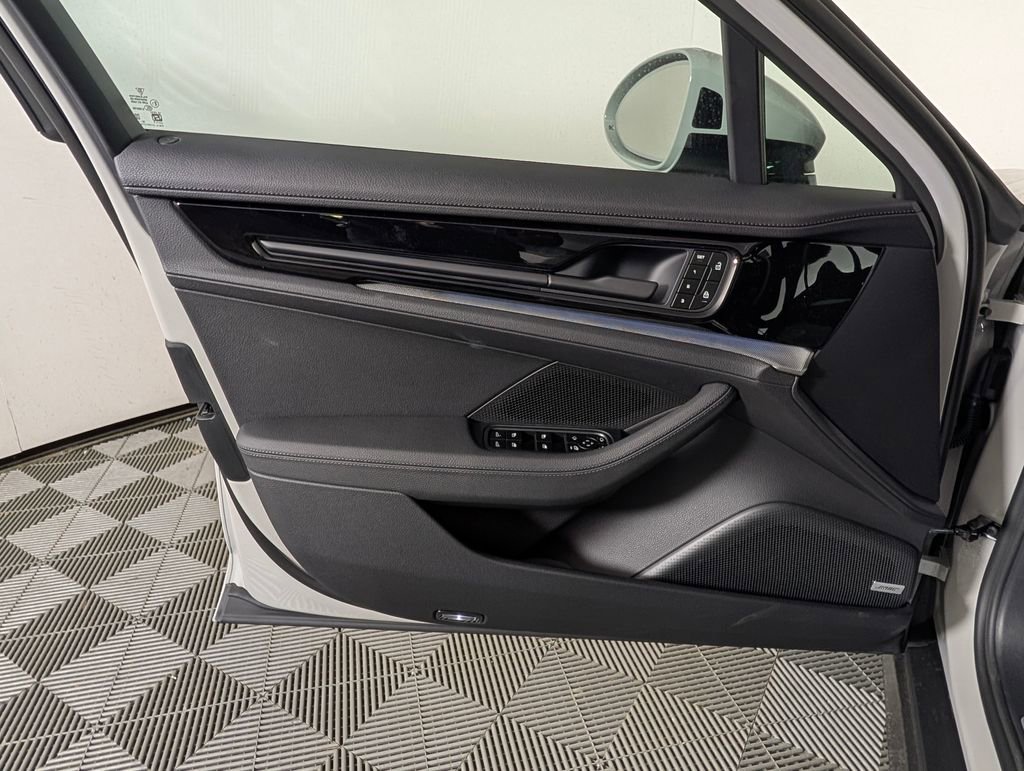 New 2026 Porsche Panamera RWD image 25