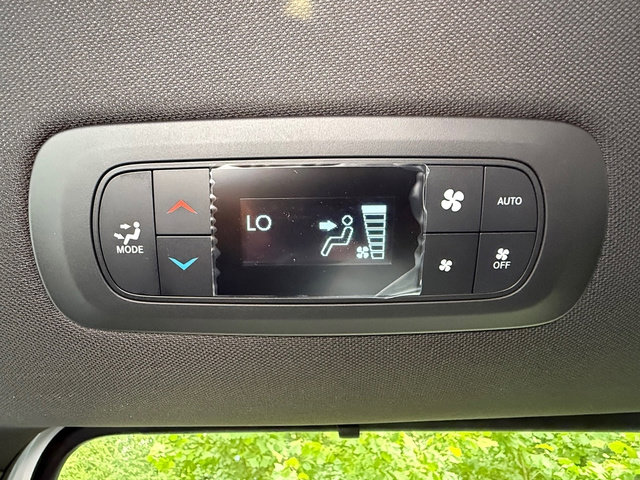 New 2026 Chrysler Pacifica Select image 18