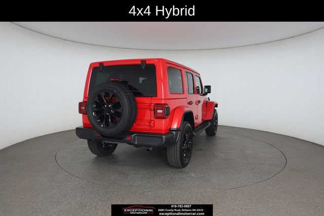 Used 2025 Jeep Wrangler Unlimited Sahara AWD/4WD image 17