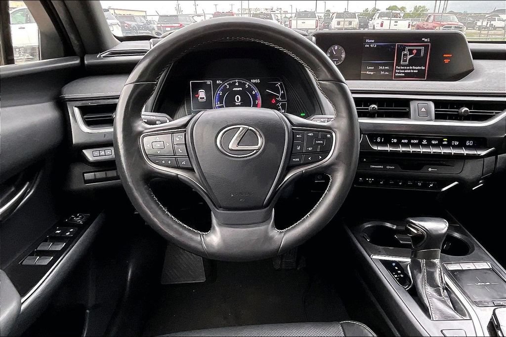 Used 2019 Lexus UX 200 w/ Premium Package FWD image 8