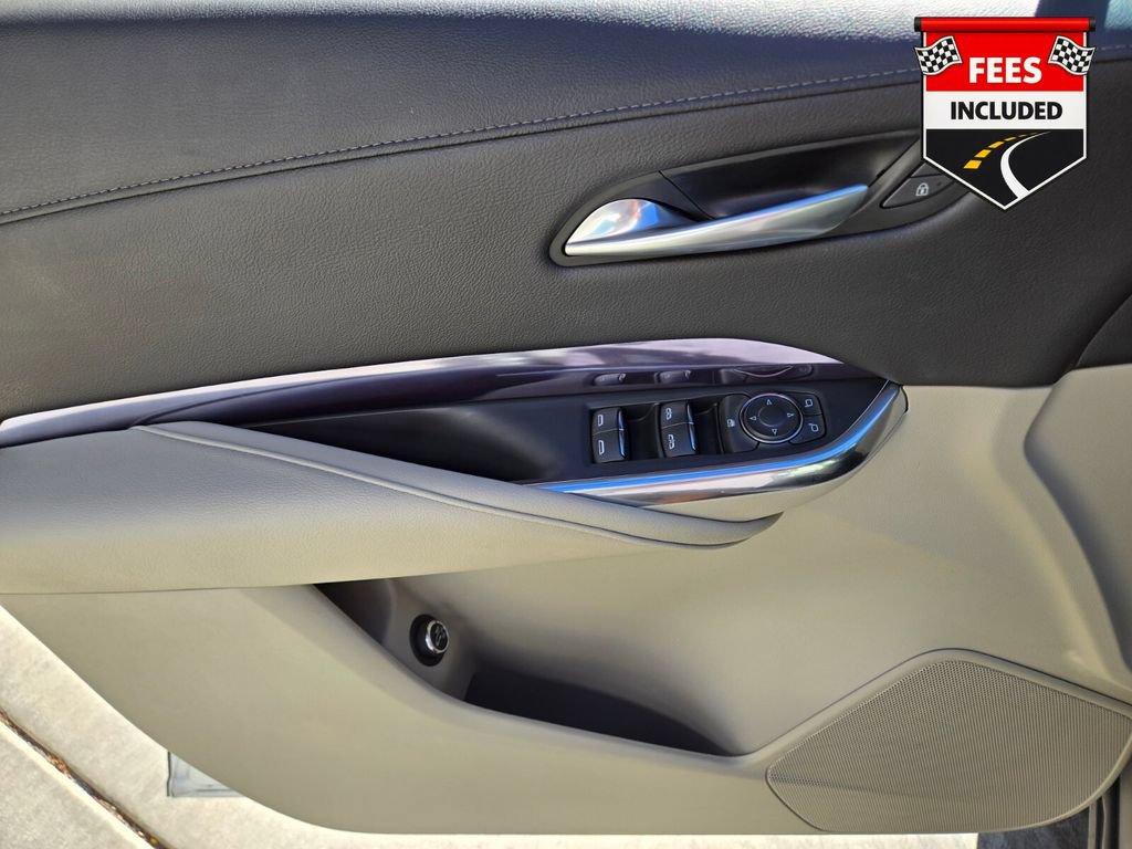 Used 2023 Cadillac XT4 Luxury w/ Cold Weather Package FWD image 24