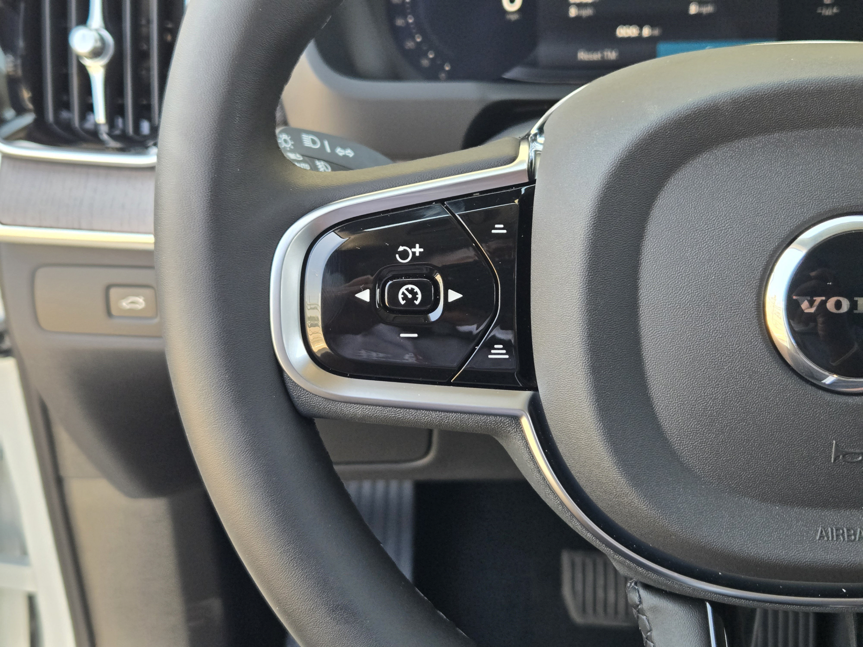 New 2027 Volvo XC90 B6 Ultra AWD/4WD image 23