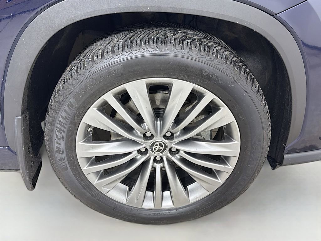 Used 2020 Toyota Highlander Platinum image 29