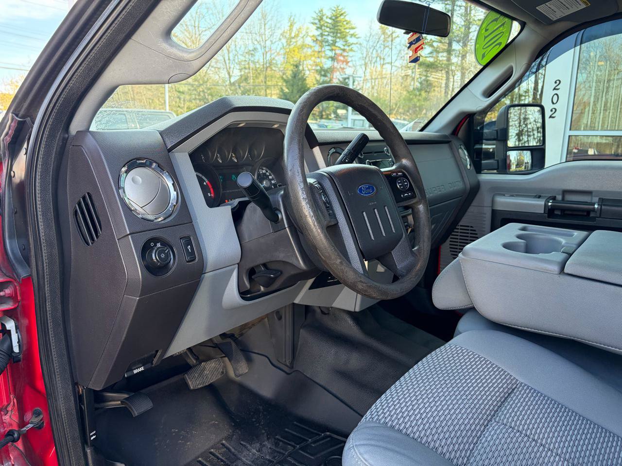 Used 2013 Ford F550 4x4 SuperCab Super Duty w/ Payload Upgrade Pkg image 29