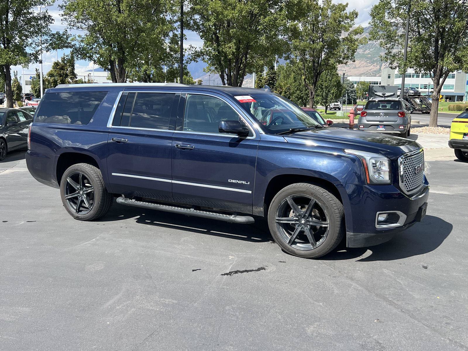 Used 2017 GMC Yukon XL Denali w/ Open Road Package AWD/4WD image 12