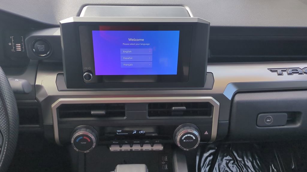 Used 2025 Toyota Tacoma SR5 AWD/4WD image 25