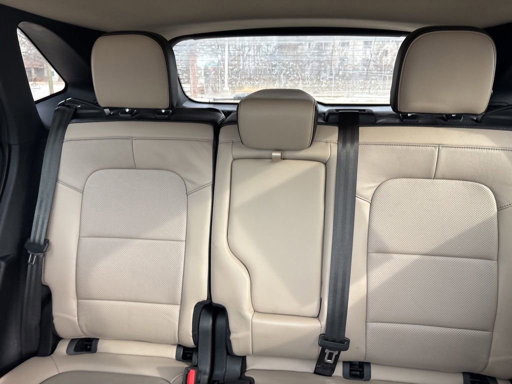 Used 2020 Ford Escape Titanium image 18