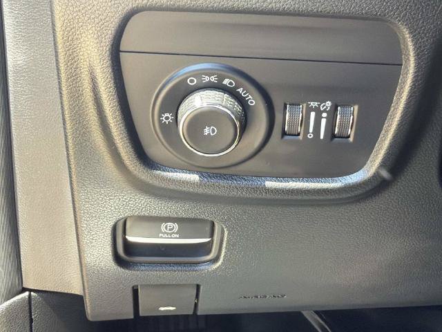 Used 2025 Jeep Grand Cherokee L Summit AWD/4WD image 23