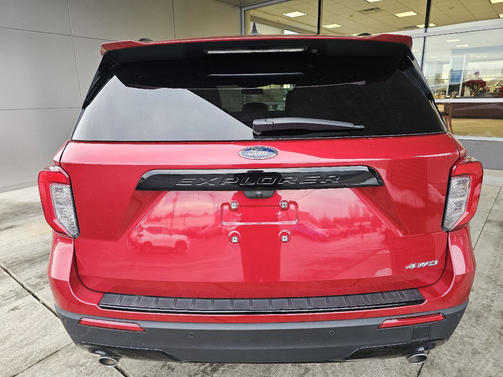 Used 2023 Ford Explorer ST-Line image 4