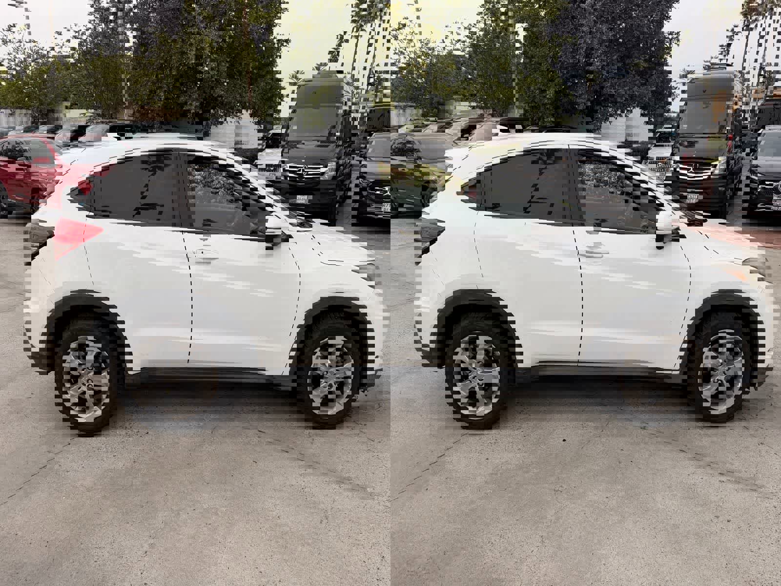 Used 2017 Honda HR-V EX image 6