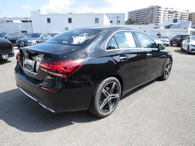 Certified 2022 Mercedes-Benz A 220 4MATIC image 4