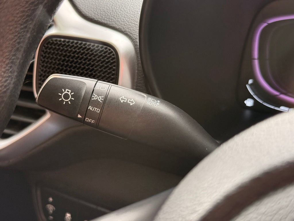 Used 2023 Kia Soul LX FWD image 28