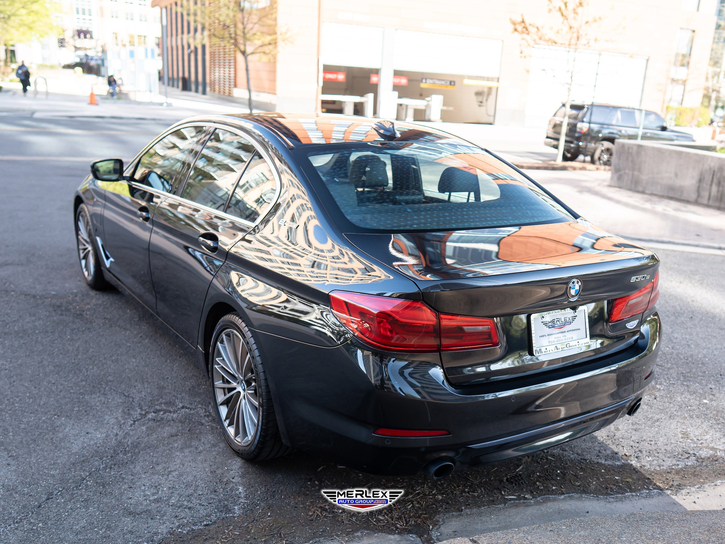 Used 2019 BMW 530e xDrive w/ Convenience Package AWD/4WD image 5