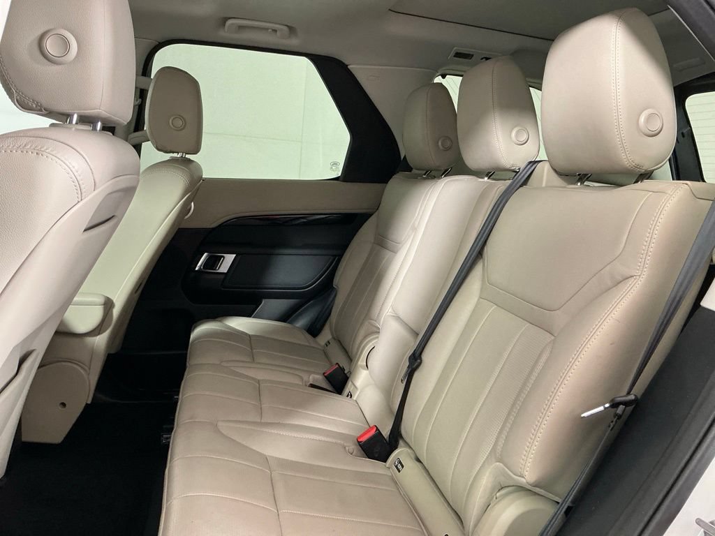 Used 2017 Land Rover Discovery SE AWD/4WD image 26