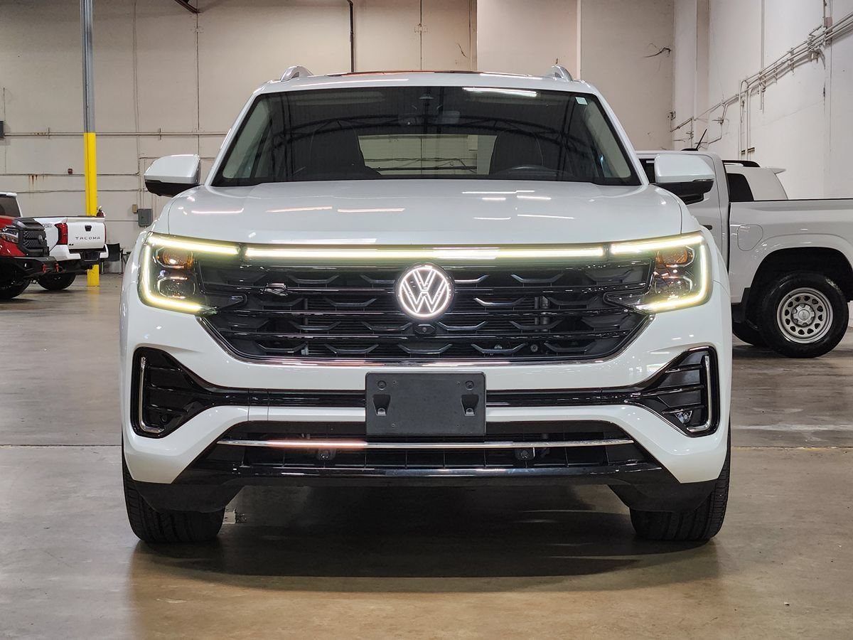 Used 2025 Volkswagen Atlas SEL Premium R-Line AWD/4WD image 2