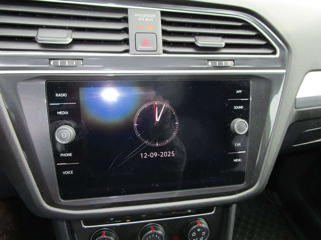 Used 2024 Volkswagen Tiguan S image 27