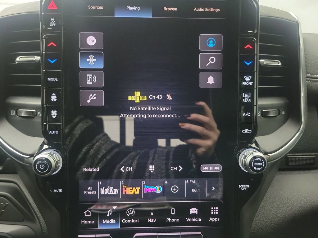 Used 2025 RAM 2500 Laramie image 24