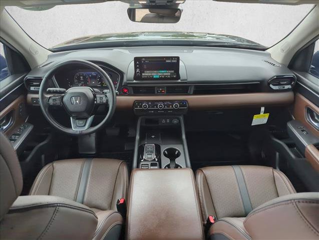 Used 2025 Honda Pilot Elite image 18